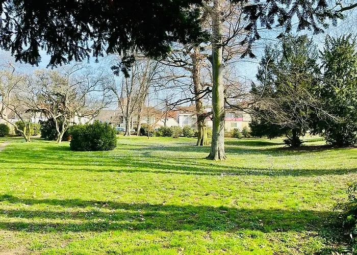 Zentrale Am Buhlschen Park In *